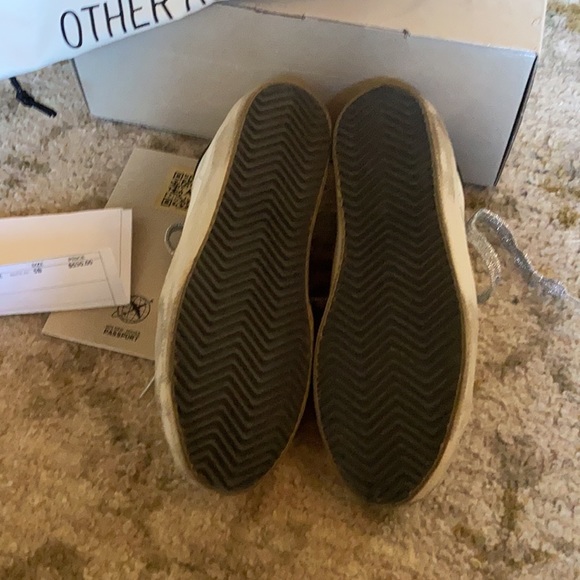 Authentic White Golden Goose tennis shoe - Picture 10 of 12